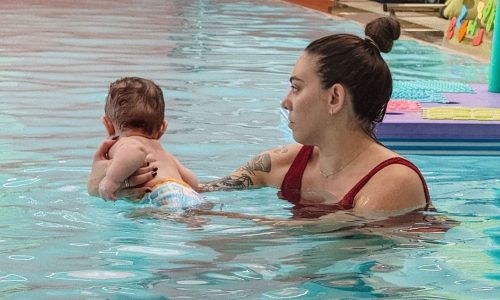 «Ocean child»: Η Ευρυδίκη Βαλαβάνη αποκαλύπτει την αγάπη του μωρού της για το νερό