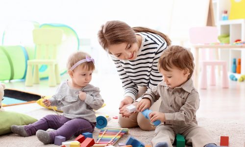 Νταντάδες της Γειτονιάς: Ενισχύουμε την οικογένεια, στηρίζουμε τους γονείς