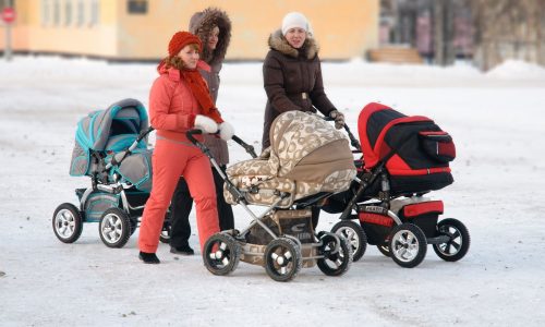 Γιατί οι φιλίες με άλλους νέους γονείς είναι το μυστικό για μια ήρεμη και χαρούμενη αρχή