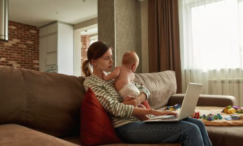 Από λουκουμάδες μέχρι Minecraft: Οι αναζητήσεις των Ελλήνων στην Google που αφορούν και γονείς