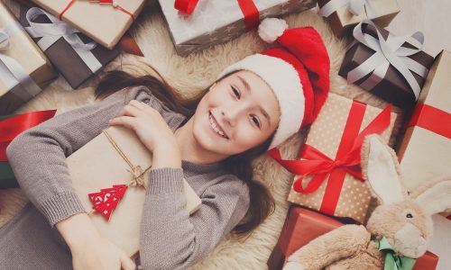 Πώς πρέπει να έρχονται τα δώρα από τον Άγιο Βασίλη; Λάθη που κάνουν όλοι οι γονείς