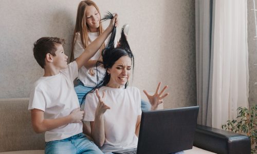 Φωνάζοντας στα παιδιά μου: Όταν οι ορμόνες παίζουν ρόλο