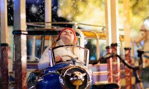 Χριστουγεννιάτικα πάρκα 2025: Πού να πάτε με τα παιδιά σε Αθήνα, Πάτρα, Τρίκαλα & Βόρεια Ελλάδα