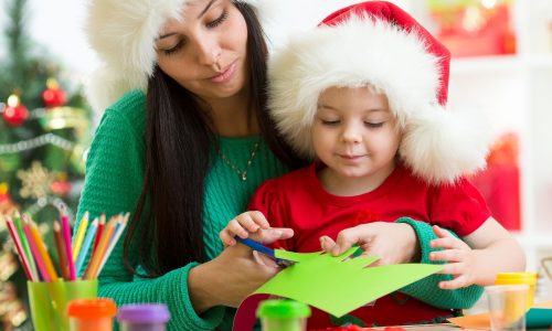 Οκτώ εύκολες χριστουγεννιάτικες χειροτεχνίες με χαρτί για μικρά παιδιά (βίντεο)