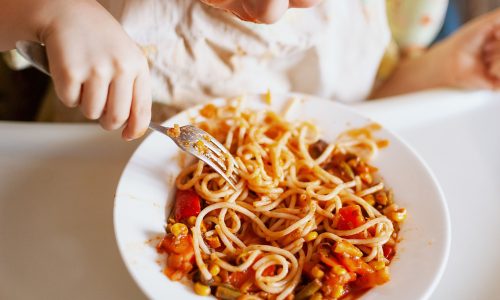 Τι να μαγειρέψω: Πρόγραμμα 7 ημερών για μαμάδες που δεν παίρνουν ποτέ απάντηση (12/01–18/01/2026)