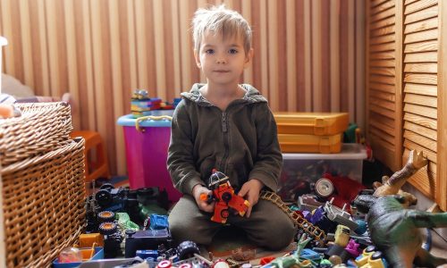 7 τρόποι να οργανώσεις τα παιχνίδια των παιδιών μετά τις γιορτές χωρίς άγχος