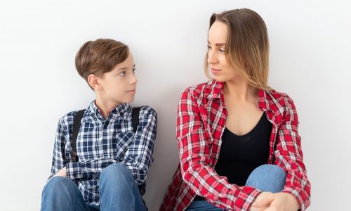 Όταν οι έφηβοι αρχίζουν να λένε ψέματα - Τι πρέπει να ξέρουν οι γονείς