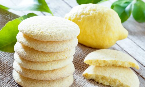 Εύκολη συνταγή για μπισκότα λεμονιού με λίγα υλικά