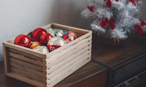 5 έξυπνοι τρόποι για να ξεστολίσετε το σπίτι σας χωρίς άγχος