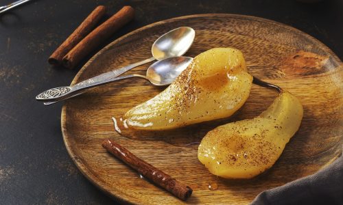 Αχλάδια ψητά με μέλι και κανέλα: Το γλυκό που θα λατρέψουν ακόμη και τα παιδιά σας