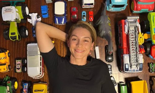 «I am his favorite chef»: Η Γιούλικα Σκαφιδά μαθαίνει στον γιο της να φτιάχνει παστίτσιο