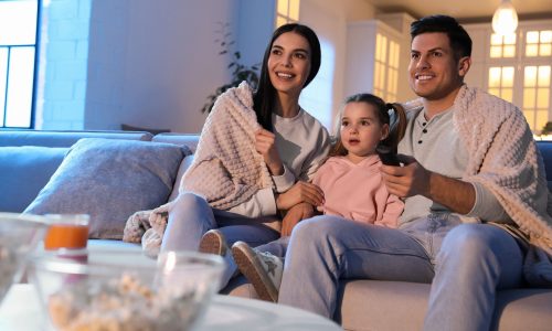 Xειμωνιάτικες ταινίες για τα παιδιά για να δείτε τώρα που κρύωσε ο καιρός