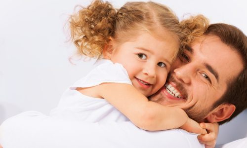 Τι χρειάζεται μια κόρη από τον μπαμπά της; (vid)