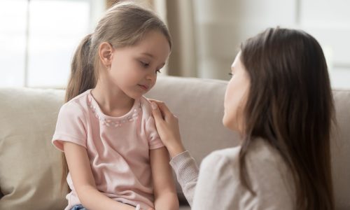 Πώς να διδάξετε στο παιδί σας να ζητάει συγγνώμη και να το εννοεί