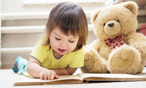 Σχεδόν 1 στα 3 παιδιά ξεκινούν το σχολείο χωρίς να ξέρουν πώς να χρησιμοποιήσουν σωστά τα βιβλία