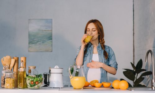 Βιταμίνη C και εγκυμοσύνη: Το θρεπτικό συστατικό που δεν πρέπει να λείπει από τη διατροφή σου