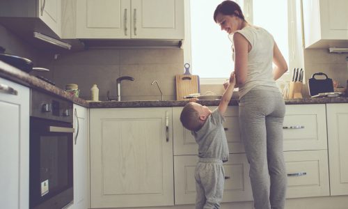 Ανταποκρινόμενη γονεϊκότητα: Πώς η προσοχή σου διαμορφώνει τον εγκέφαλο του παιδιού