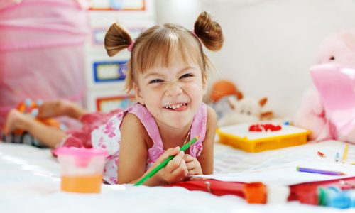 9 δημιουργικές δραστηριότητες που μπορούν να κάνουν τα παιδιά μόνα τους