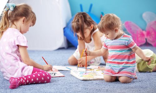 5 δραστηριότητες για μικρά παιδιά που βαριούνται στο σπίτι