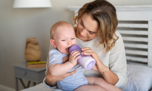 Παλινδρόμηση στα μωρά: Τι είναι και πώς να το διαχειριστείς χωρίς άγχος