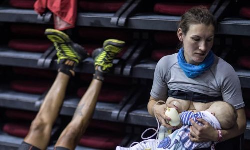 Sophie Power:Από τη viral φωτογραφία θηλασμού στο βιβλίο που μιλά για τη μητρότητα και τον αθλητισμό