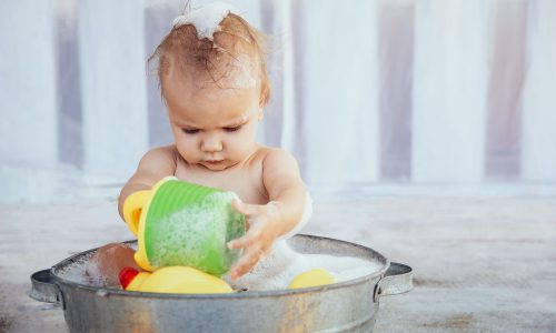 Πώς να κάνετε μπάνιο το μωρό σας με ασφάλεια - Απλά βήματα για όλους τους γονείς
