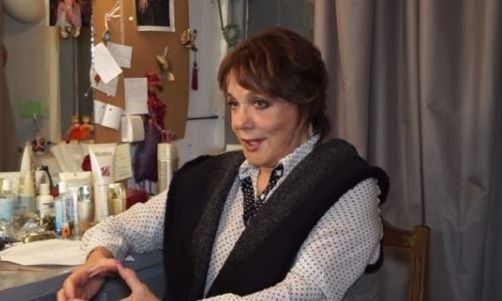 Η Μπέττυ Αρβανίτη μιλάει για την παράσταση «Ξαφνικά πέρσι το καλοκαίρι»