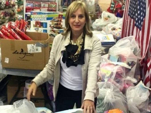 Αγόρασε όλα τα παιχνίδια ενός καταστήματος για έναν υπέροχο λόγο!