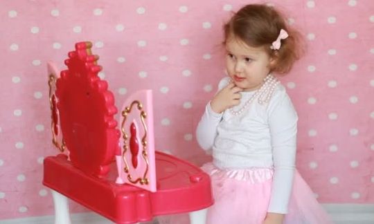 Αυτή η συλλογή κοσμημάτων είναι μόνο για κορίτσια και είναι ξεχωριστή