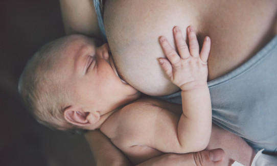 Πρακτικά tips για επιτυχημένο θηλασμό
