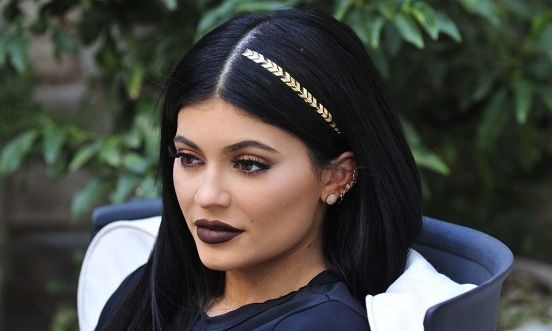 Η νέα τάση στα μαλλιά είναι το ...τατουάζ!