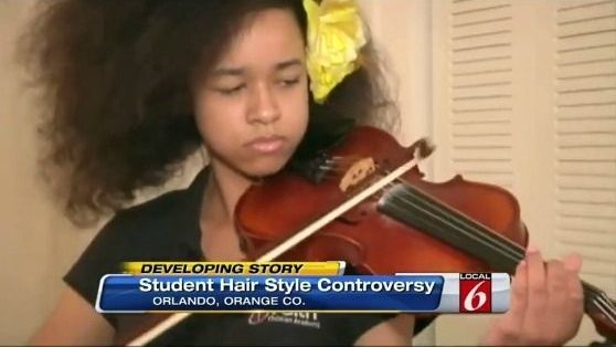 Ζήτησαν από μαθήτρια να αλλάξει τα μαλλιά της, αλλιώς θα την απέβαλαν από το σχολείο