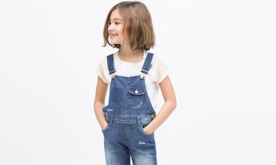 Η jean σαλοπέτα που δεν πρέπει  να λείπει από τη ντουλάπα του παιδιού σας