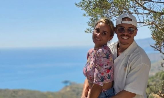 Η Βασιλική Μιλλούση δείχνει πως οι δουλειές του σπιτιού είναι το απόλυτο μαμαδίστικο workout