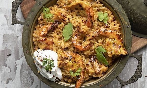 Άκης Πετρετζίκης: Γαρίδες μπιριάνι