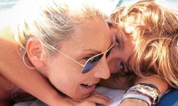 Περήφανη μαμά η Έλενα Τσαβαλιά! Το αριστείο του γιου της και η συγκίνηση