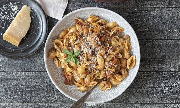 Ζυμαρικά αχιβάδες με κιμά από τον Άκη Πετρετζίκη