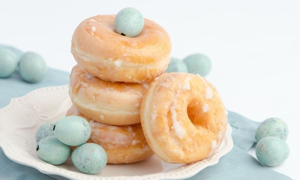 Συνταγές για παιδιά: Νηστίσιμα ντόνατ χωρίς αυγά και βούτυρο (vid)