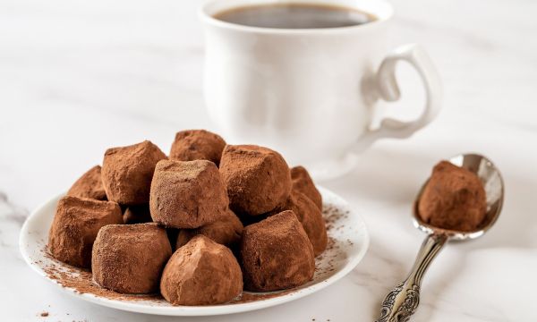 Νόστιμη, γρήγορη και νηστίσιμη συνταγή για τρουφάκια