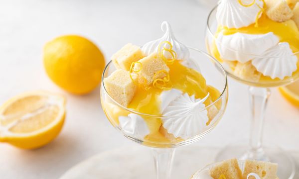 Αφράτη μους λεμονιού με λίγα υλικά κι έτοιμη σε 5 λεπτά