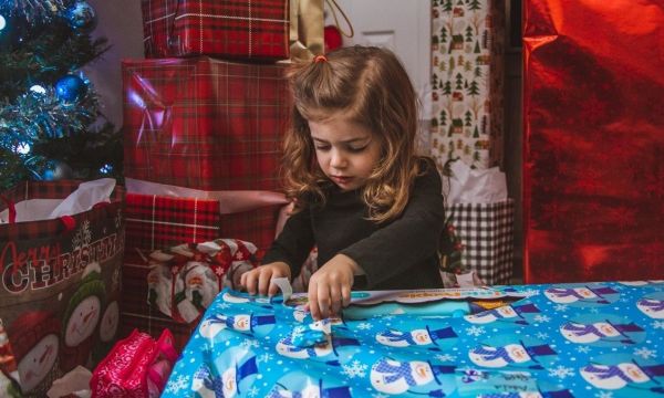 Ένα μαγικό λυχνάρι και ένα μαγικό κάστρο κάνουν τα φετινά Χριστούγεννα αξέχαστα για όλα τα παιδιά