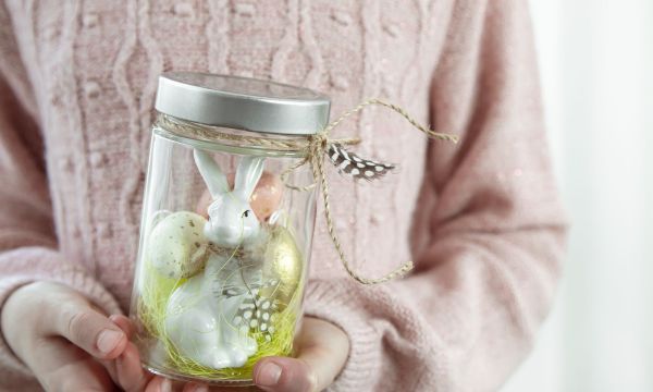 Πασχαλινή διακόσμηση: Ιδέες για τις άδειες διάφανες γυάλες σας