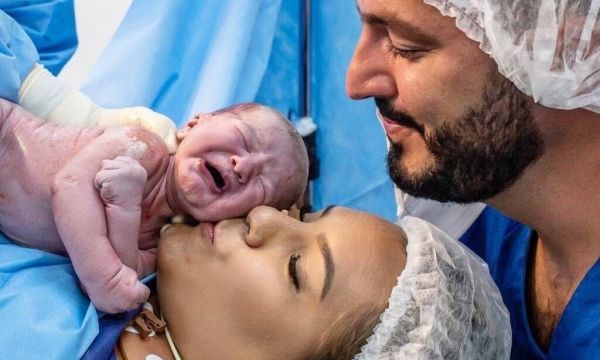 Μπαμπάδες παρόντες στον τοκετό – 20 ξεχωριστές και τρυφερές φωτογραφίες