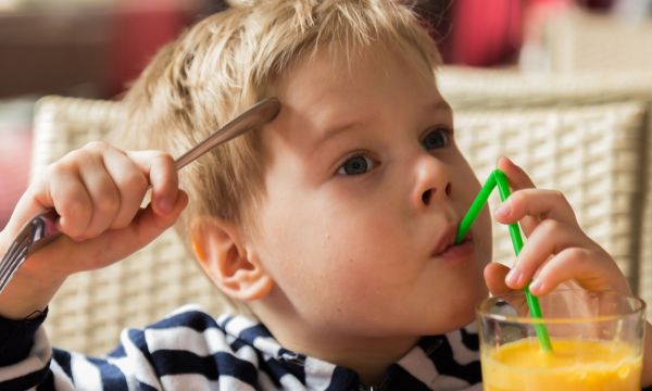 Δύο εύκολες συνταγές για πρωινό που θα λατρέψουν τα παιδιά