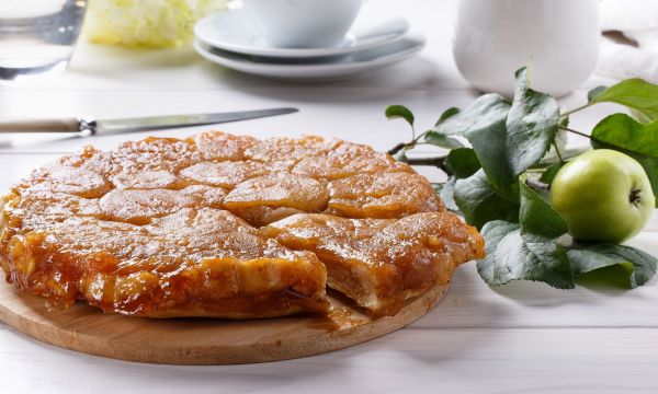 Ανάποδη μηλόπιτα με καραμέλα  - Εύκολη και τόσο αφράτη