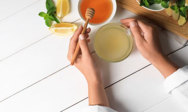 5 σπιτικά ροφήματα που θα σε βοηθήσουν να «ξεφουσκώσεις» από το φαγοπότι της 25ης Μαρτίου