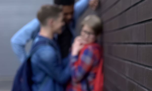 Βίαιη συμπεριφορά στην εφηβεία: Πώς να την αναγνωρίσετε έγκαιρα