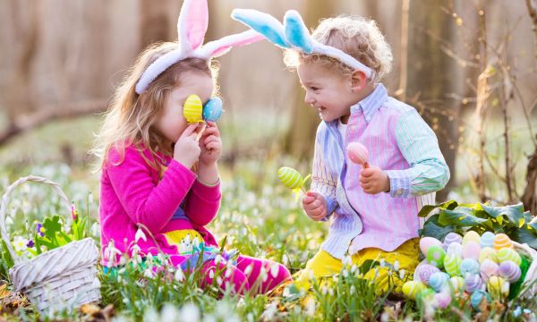 5 έξυπνοι τρόποι να κρατήσετε το παιδί σας ξύπνιο μέχρι το βράδυ της Ανάστασης