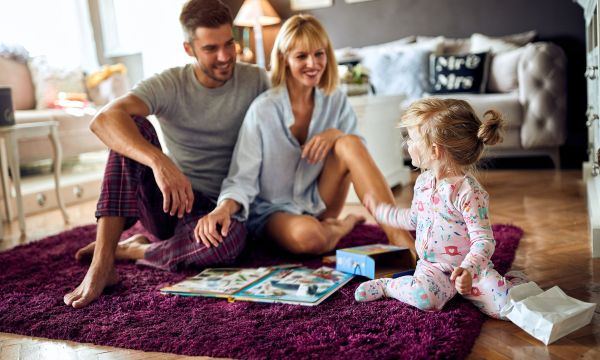 5 ιδέες που θα κάνουν τα παιδιά να ξεκολλήσουν από τις οθόνες (και θα περάσετε τέλεια!)