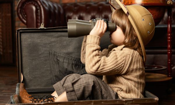 6 έξυπνοι τρόποι για να πυροδοτήσετε τη φαντασία του παιδιού σας αυτό το καλοκαίρι